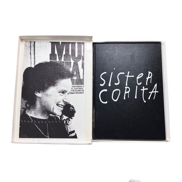 Sister Corita Kent Complete Boxed Set with 34 Posters - Picture 5 of 8